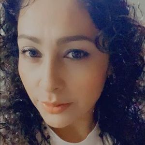 Meet your Posher, Monica